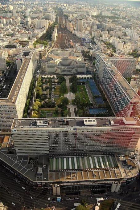 Sur Les Hauteurs De Montparnasse Paris Exterior foto
